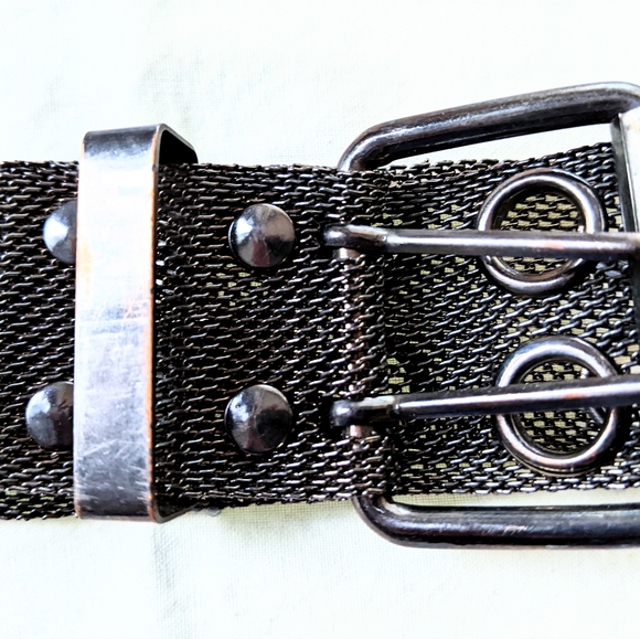 Vintage Accessories - Silver Metallic, Moto, Unisex, Adjustable Belt from London. W 42", H 1.5" HP!